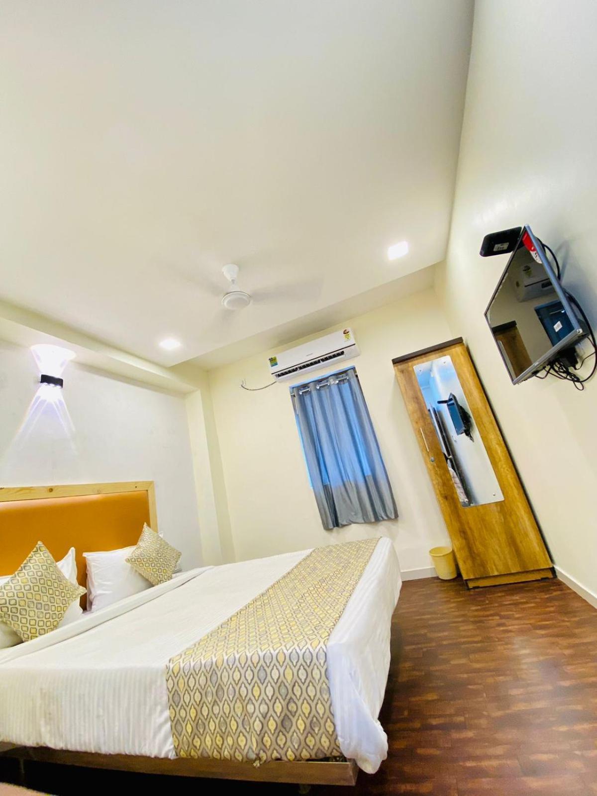 Hotel Alexa By Abc Ahmadabad Zewnętrze zdjęcie