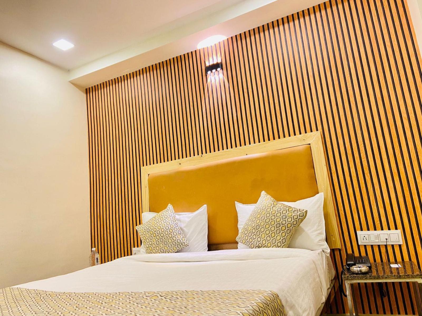 Hotel Alexa By Abc Ahmadabad Zewnętrze zdjęcie