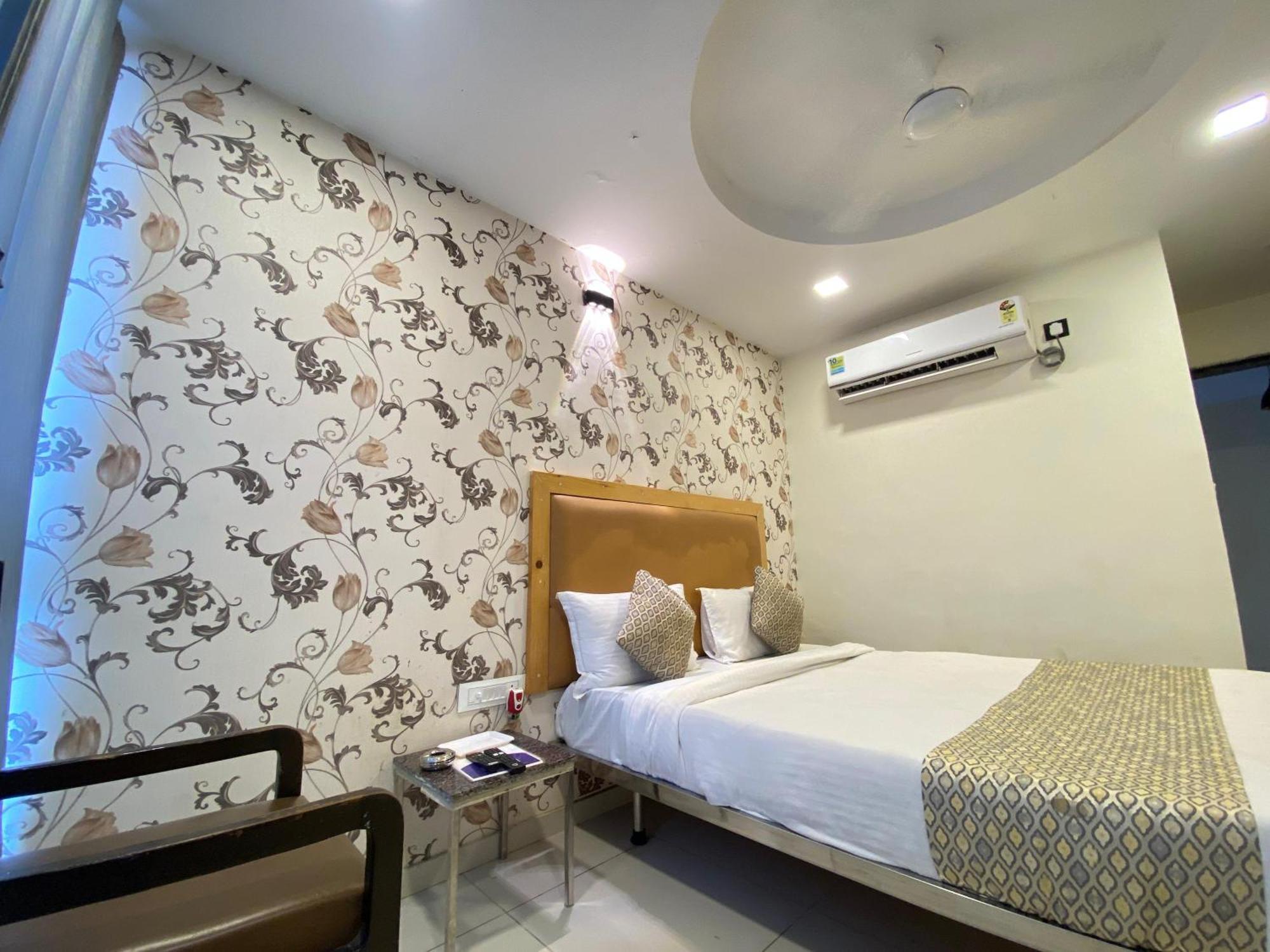 Hotel Alexa By Abc Ahmadabad Zewnętrze zdjęcie